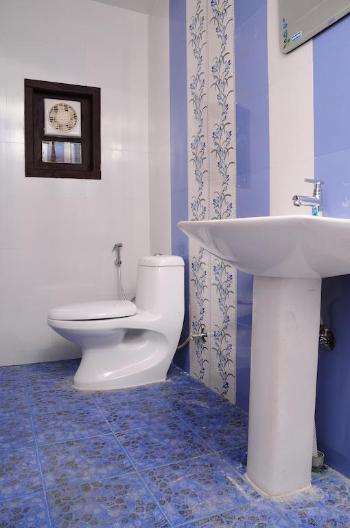 Hotel Vaishnav Tours Alappuzha Zimmer foto